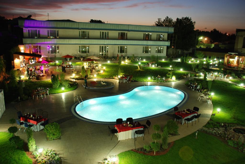 Advantage Hotel Samarkand Exteriör bild
